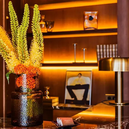 Boutique Konfidentiel Paris