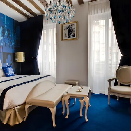 Boutique Konfidentiel Hotel 4*