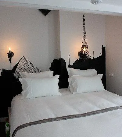 Boutique Konfidentiel Paris