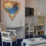 Boutique Konfidentiel 4* パリ