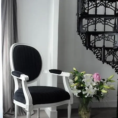 Boutique Konfidentiel Hotel Paris
