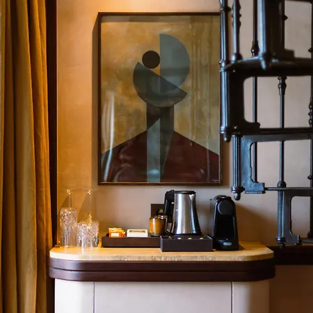 Boutique Konfidentiel Hotel Paris