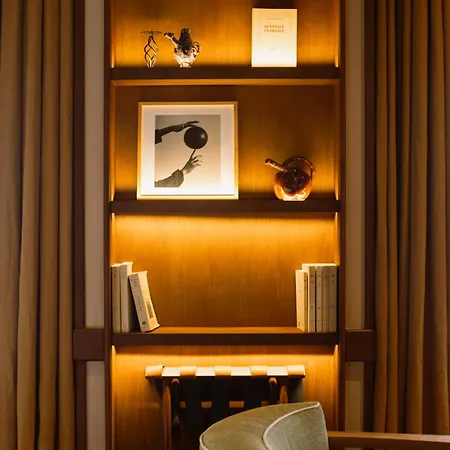 Boutique Konfidentiel 4*