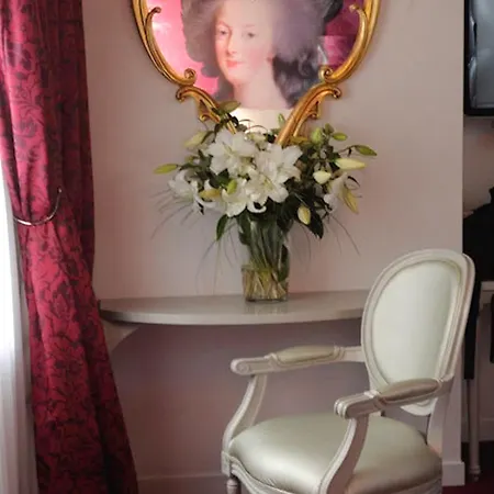 Boutique Konfidentiel 4*