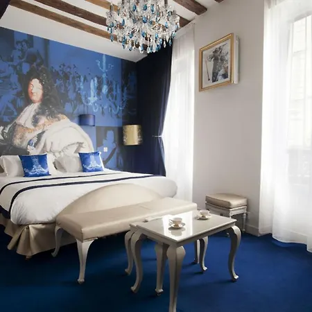 Boutique Konfidentiel 4*