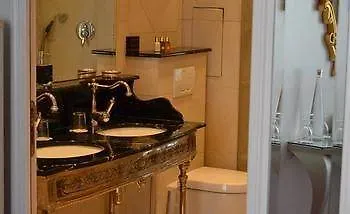 Boutique Konfidentiel Отель 4*