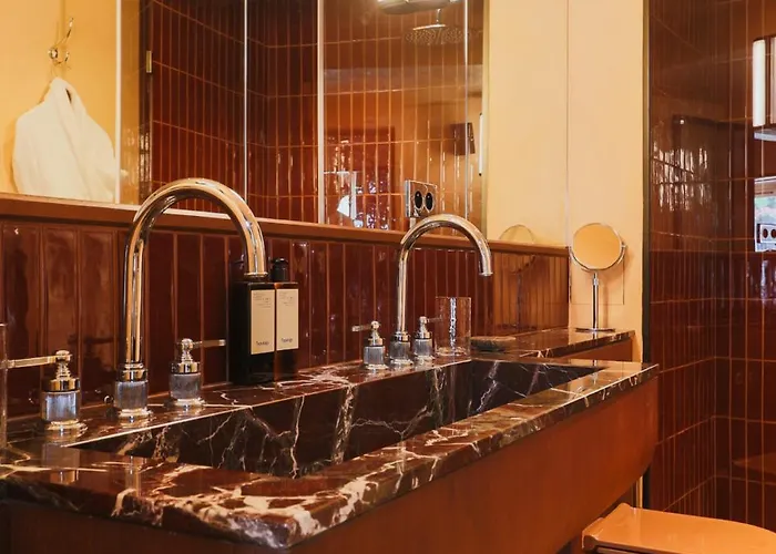 Boutique Konfidentiel París