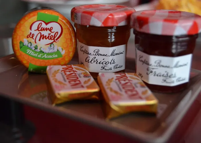 Boutique Konfidentiel 4* París