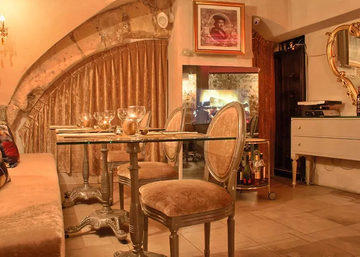 Boutique Konfidentiel 4* Parijs