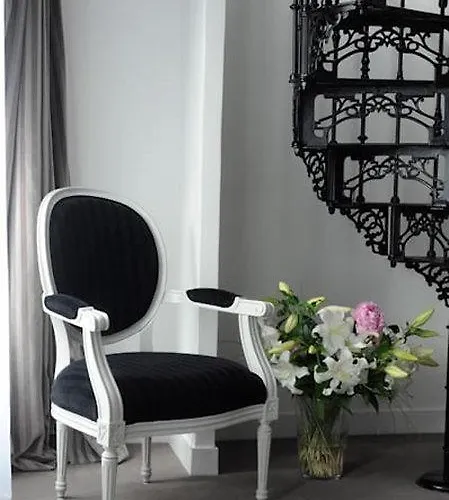 Boutique Konfidentiel Hotel París