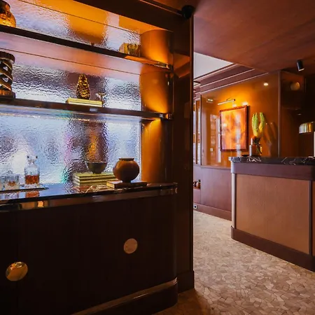 Boutique Konfidentiel