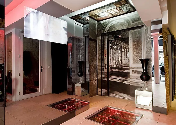 Boutique Konfidentiel Hotel 4*