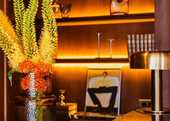 Boutique Konfidentiel Paris