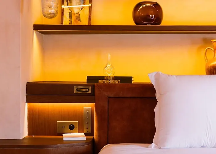 Boutique Konfidentiel Paris