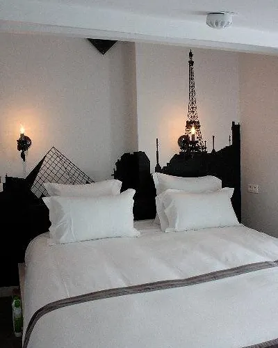 Boutique Konfidentiel Paris