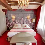 מלון Boutique Konfidentiel 4*