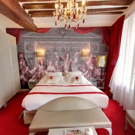 ホテル Boutique Konfidentiel 4*