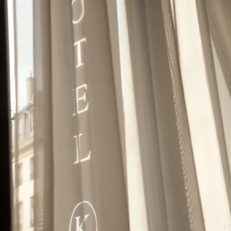 ホテル Boutique Konfidentiel 4*